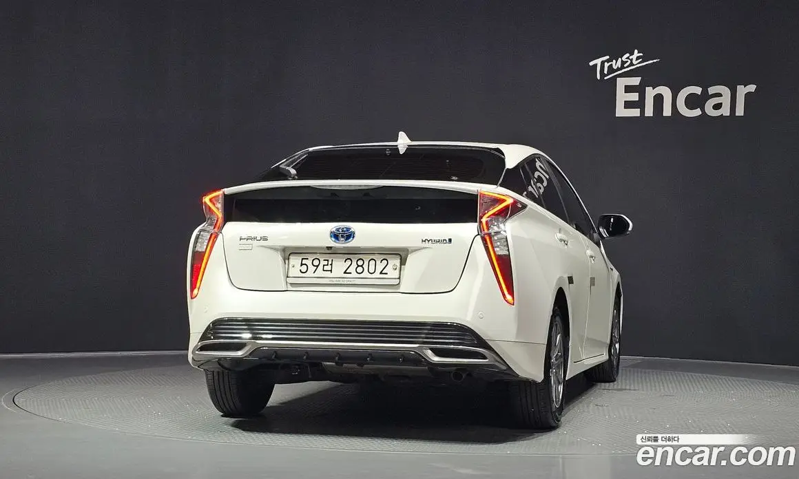 Toyota Prius 2018 1.8 автомат (гидро), фото 4 Toyota Prius 2018 1.8 автомат (гидро), фото 4
