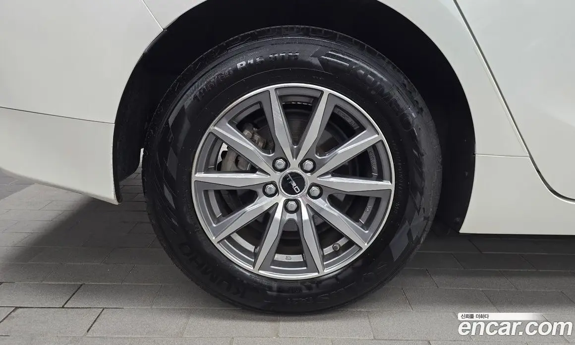 Toyota Prius 2018 1.8 автомат (гидро), фото 5 Toyota Prius 2018 1.8 автомат (гидро), фото 5