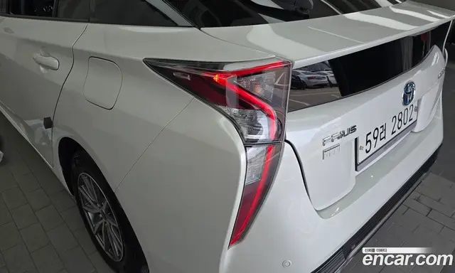 Toyota Prius 2018 1.8 автомат (гидро), миниатюра 9 Toyota Prius 2018 1.8 автомат (гидро), миниатюра 9