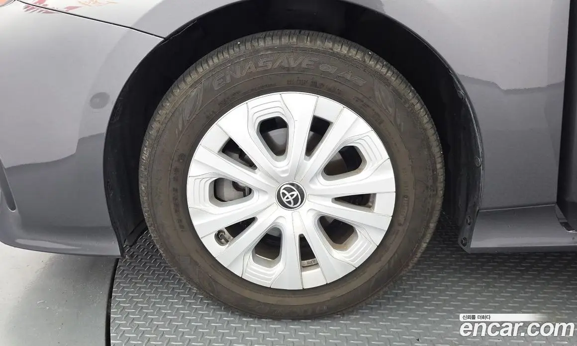 Toyota Prius 2019 1.8 автомат (гидро), фото 5 Toyota Prius 2019 1.8 автомат (гидро), фото 5