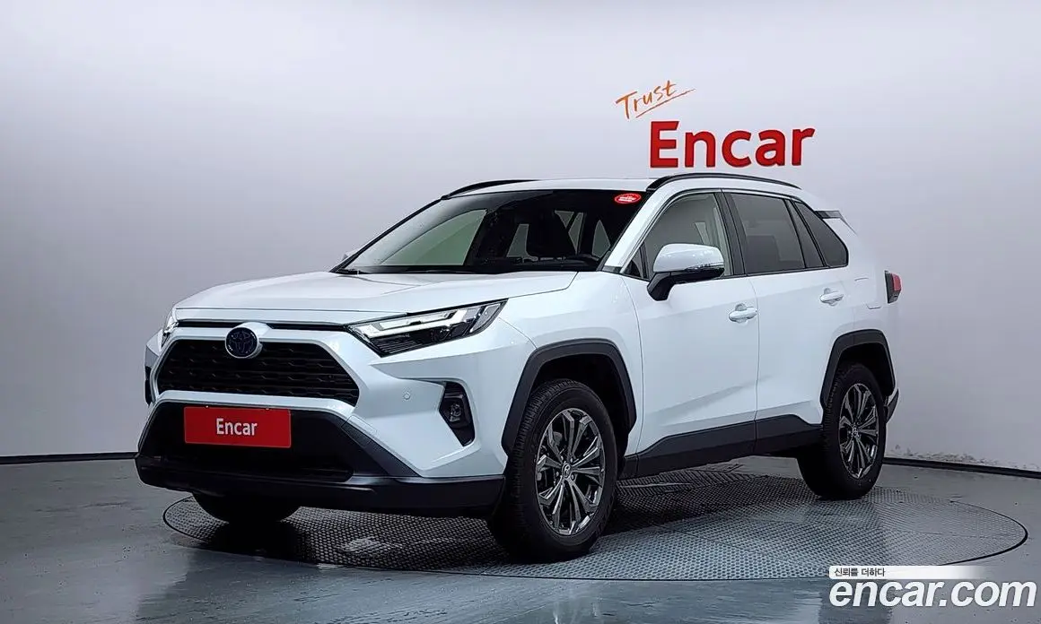 Toyota RAV4 2024 2.5 автомат (гидро), фото 1 Toyota RAV4 2024 2.5 автомат (гидро), фото 1