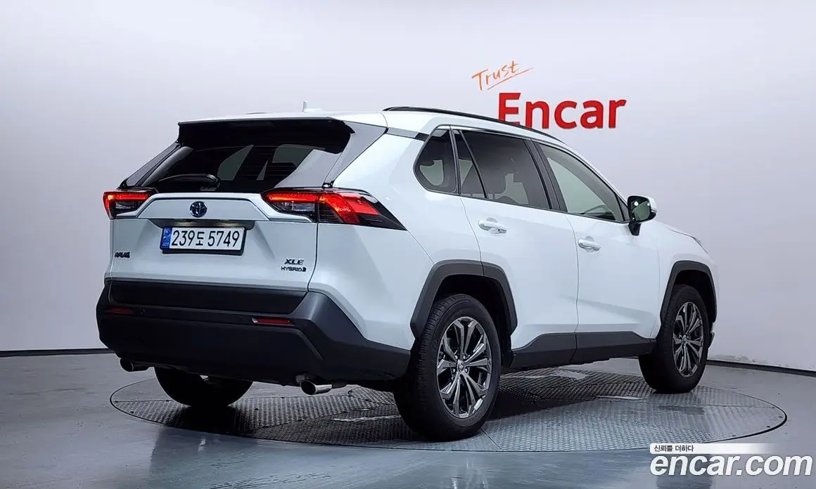 Toyota RAV4 2024 2.5 автомат (гидро), фото 2 Toyota RAV4 2024 2.5 автомат (гидро), фото 2