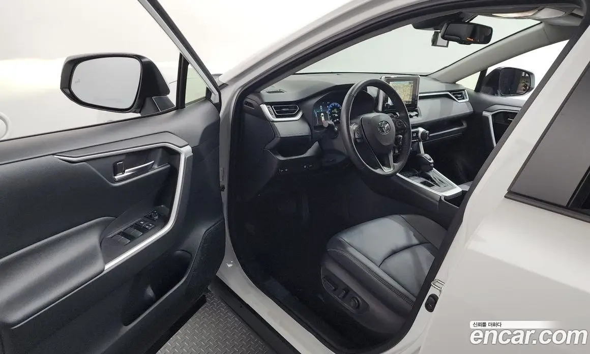 Toyota RAV4 2024 2.5 автомат (гидро), фото 13 Toyota RAV4 2024 2.5 автомат (гидро), фото 13