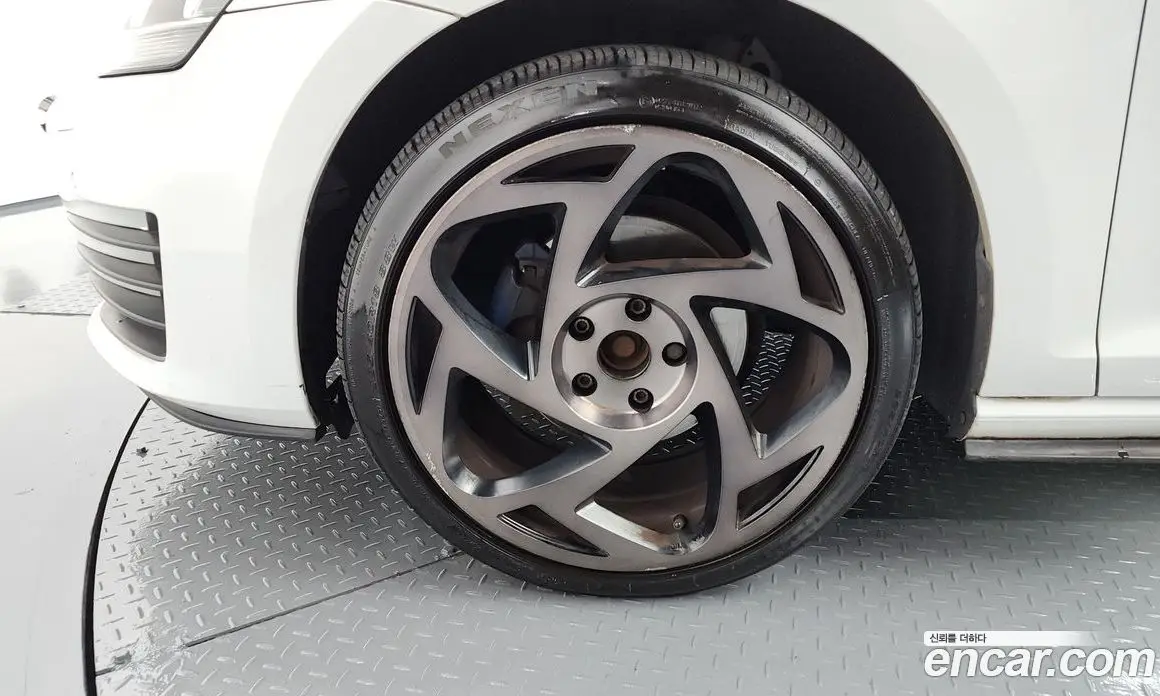 Volkswagen Golf 2013 2.0 автомат (гидро), фото 5