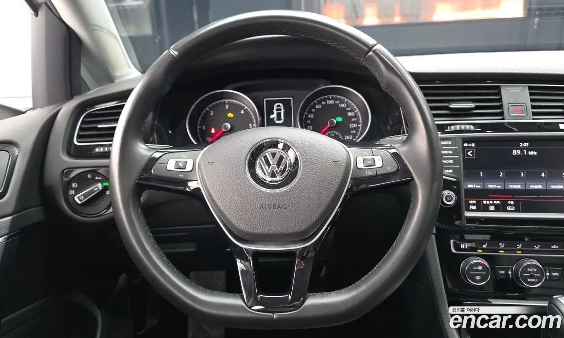 Volkswagen Golf 2015 2.0 автомат (гидро), фото 13