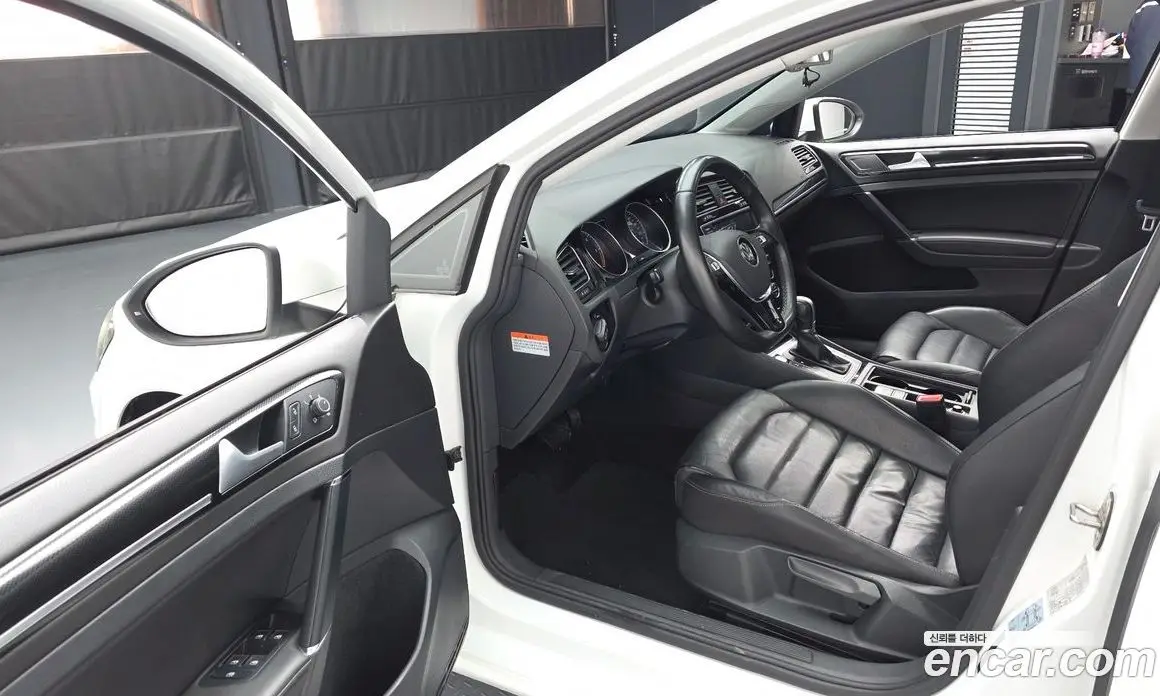 Volkswagen Golf 2015 2.0 автомат (гидро), фото 10