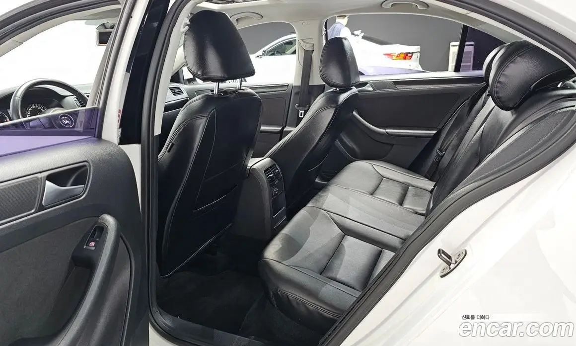 Volkswagen Jetta 2012 2.0 автомат (гидро), фото 11 Volkswagen Jetta 2012 2.0 автомат (гидро), фото 11
