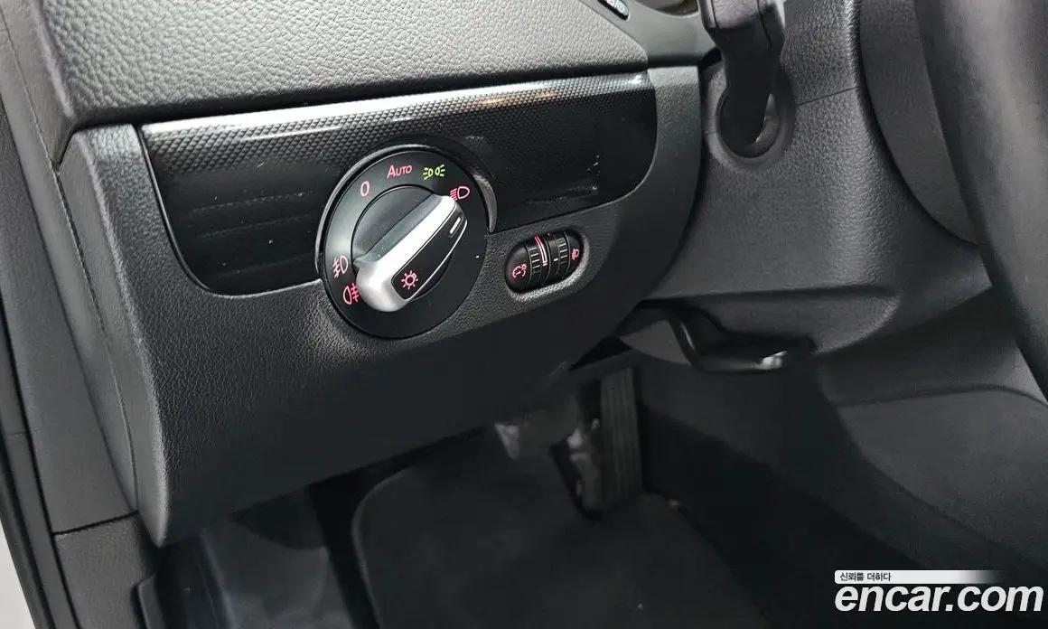 Volkswagen Jetta 2012 2.0 автомат (гидро), фото 19 Volkswagen Jetta 2012 2.0 автомат (гидро), фото 19