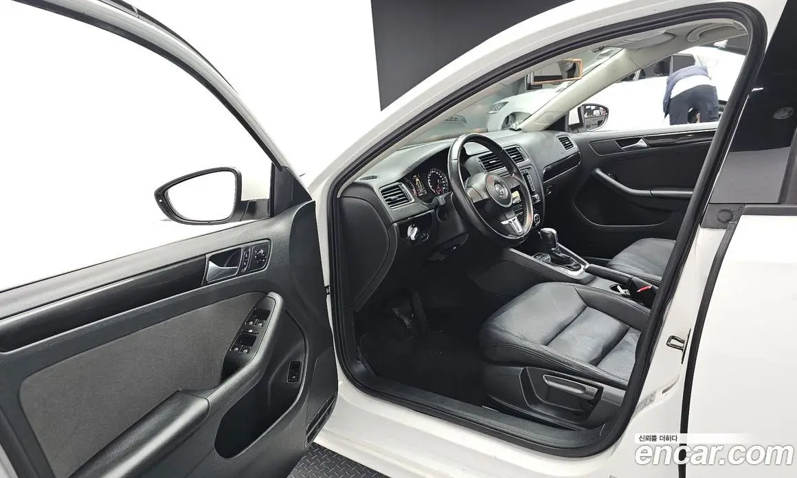 Volkswagen Jetta 2012 2.0 автомат (гидро), фото 10 Volkswagen Jetta 2012 2.0 автомат (гидро), фото 10