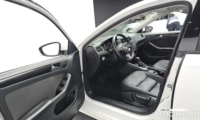 Volkswagen Jetta 2012 2.0 автомат (гидро), миниатюра 10 Volkswagen Jetta 2012 2.0 автомат (гидро), миниатюра 10