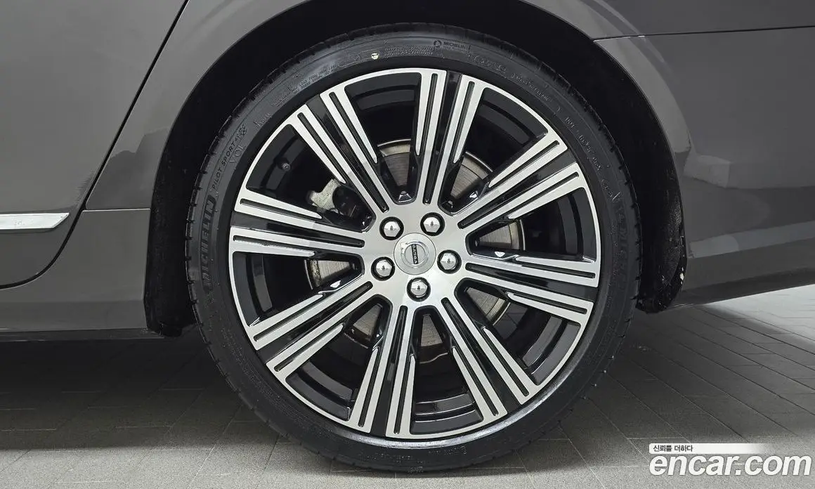 Volvo S90 2022 2.0 автомат (гидро), фото 7 Volvo S90 2022 2.0 автомат (гидро), фото 7