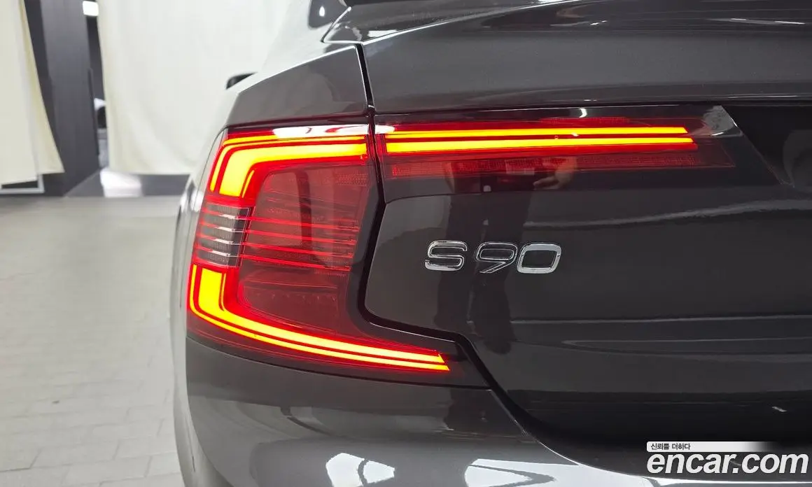 Volvo S90 2022 2.0 автомат (гидро), фото 9 Volvo S90 2022 2.0 автомат (гидро), фото 9