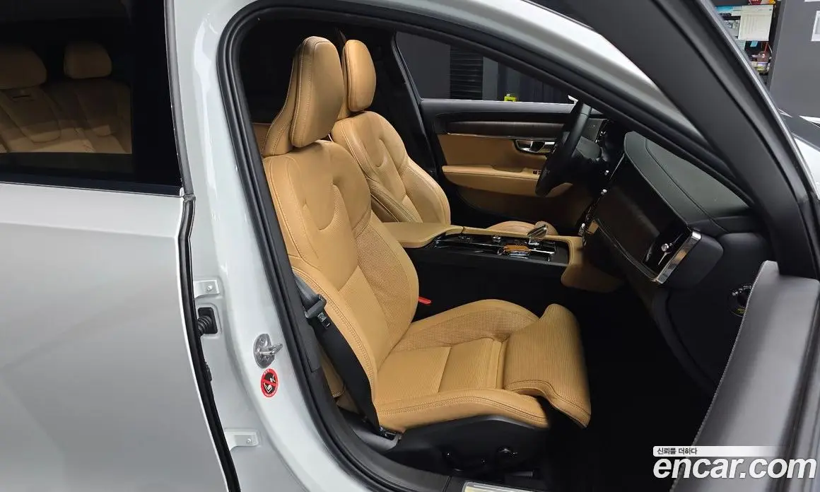 Volvo S90 2024 2.0 автомат (гидро), фото 16 Volvo S90 2024 2.0 автомат (гидро), фото 16