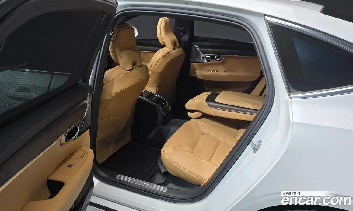 Volvo S90 2024 2.0 автомат (гидро), фото 17 Volvo S90 2024 2.0 автомат (гидро), фото 17