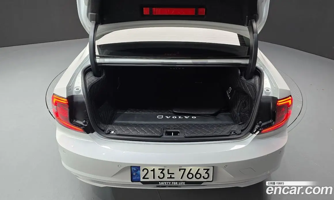 Volvo S90 2024 2.0 автомат (гидро), фото 30 Volvo S90 2024 2.0 автомат (гидро), фото 30
