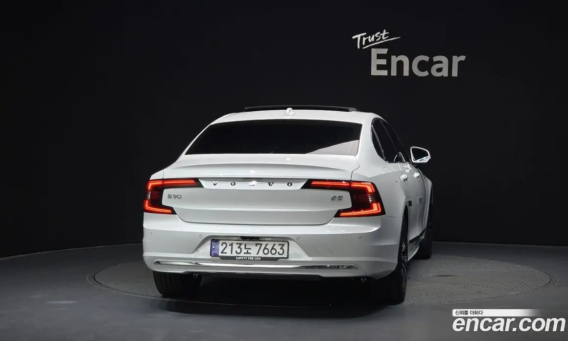 Volvo S90 2024 2.0 автомат (гидро), фото 4 Volvo S90 2024 2.0 автомат (гидро), фото 4