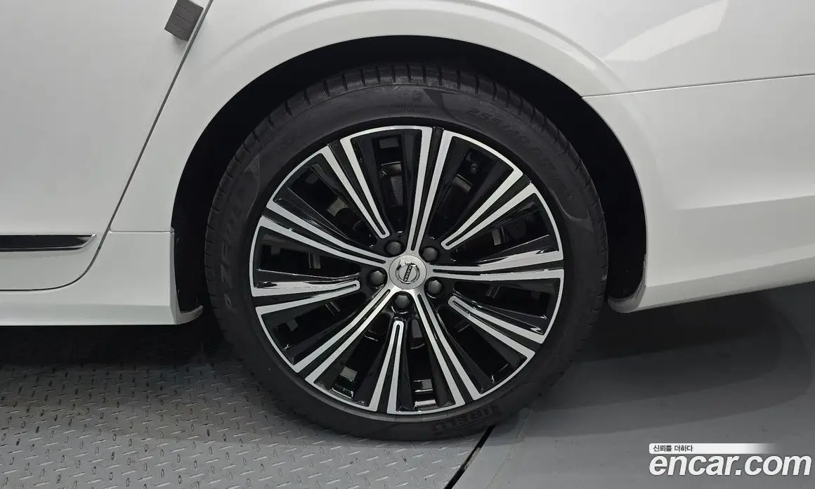 Volvo S90 2024 2.0 автомат (гидро), фото 7 Volvo S90 2024 2.0 автомат (гидро), фото 7