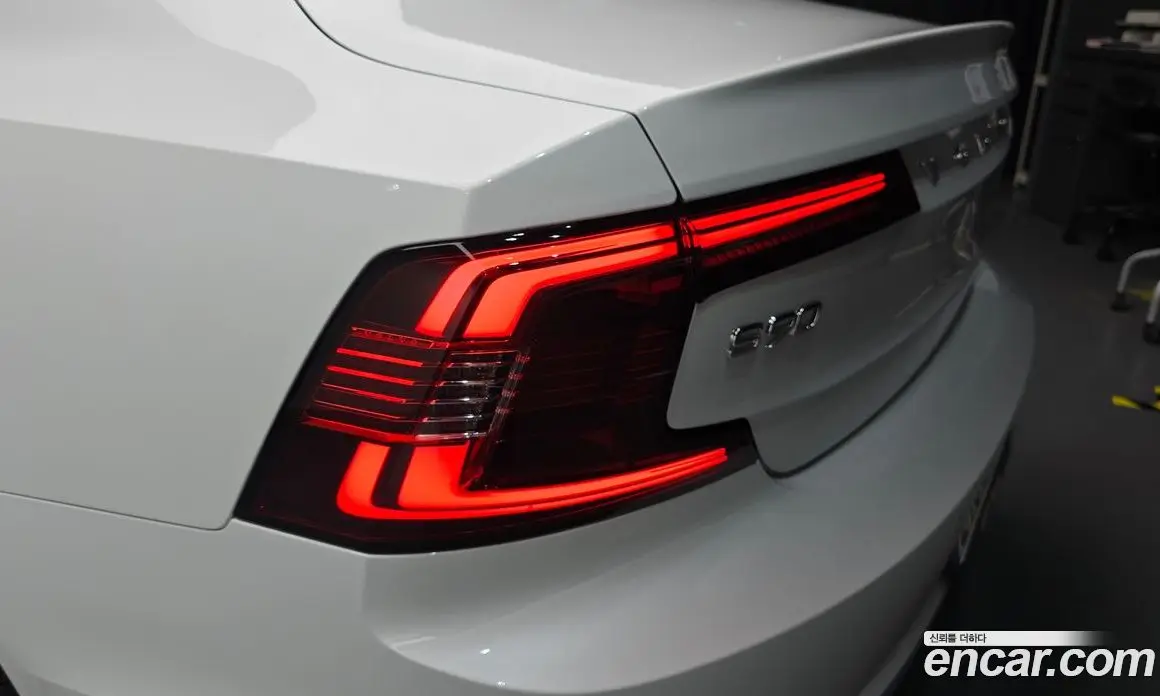 Volvo S90 2024 2.0 автомат (гидро), фото 9 Volvo S90 2024 2.0 автомат (гидро), фото 9