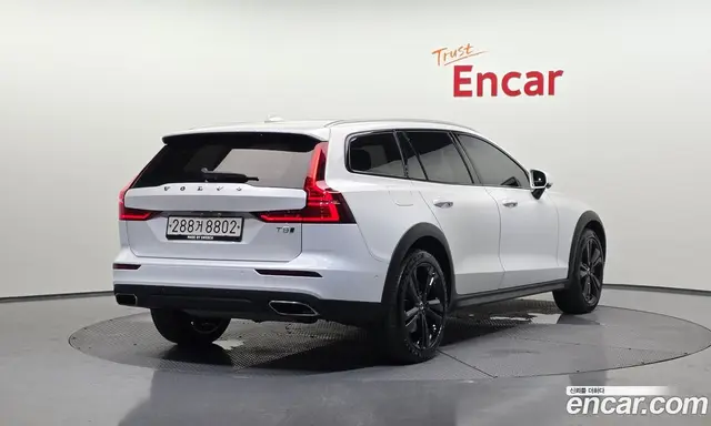 Volvo V60 2020 2.0 автомат (гидро), миниатюра 2 Volvo V60 2020 2.0 автомат (гидро), миниатюра 2