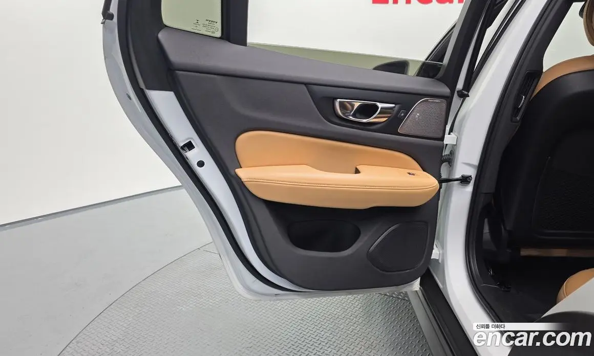 Volvo V60 2020 2.0 автомат (гидро), фото 15 Volvo V60 2020 2.0 автомат (гидро), фото 15