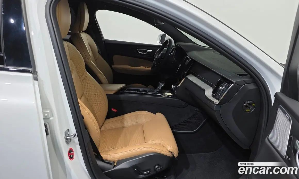 Volvo V60 2020 2.0 автомат (гидро), фото 16 Volvo V60 2020 2.0 автомат (гидро), фото 16