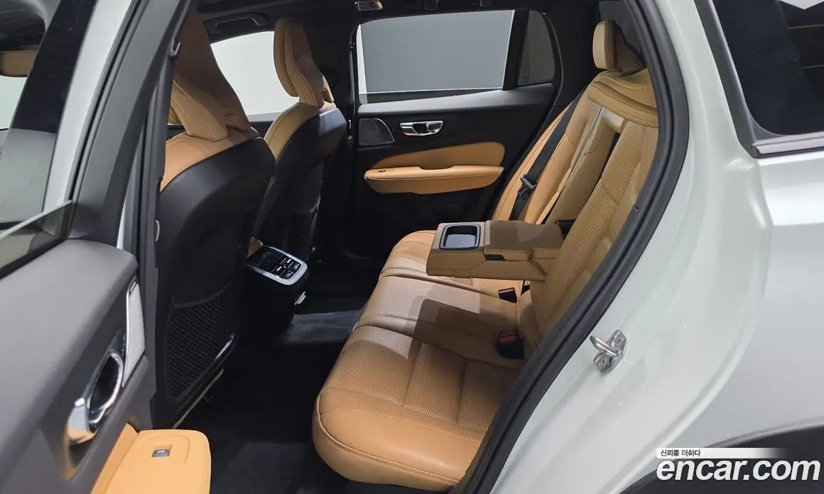 Volvo V60 2020 2.0 автомат (гидро), фото 18 Volvo V60 2020 2.0 автомат (гидро), фото 18