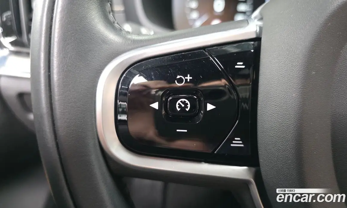 Volvo V60 2020 2.0 автомат (гидро), фото 24 Volvo V60 2020 2.0 автомат (гидро), фото 24