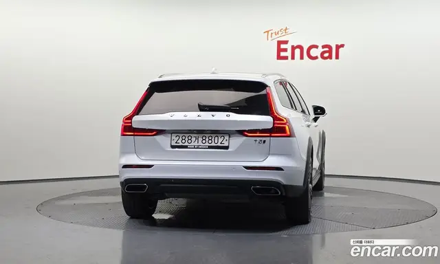 Volvo V60 2020 2.0 автомат (гидро), миниатюра 4 Volvo V60 2020 2.0 автомат (гидро), миниатюра 4