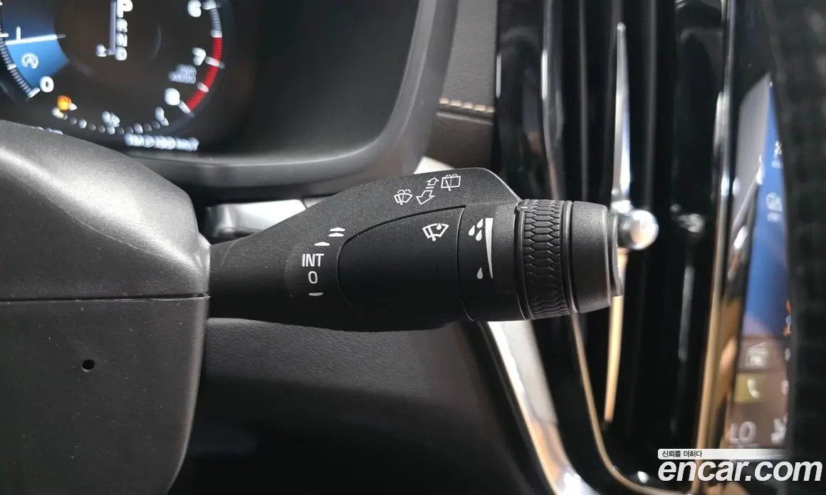 Volvo V60 2020 2.0 автомат (гидро), фото 37 Volvo V60 2020 2.0 автомат (гидро), фото 37