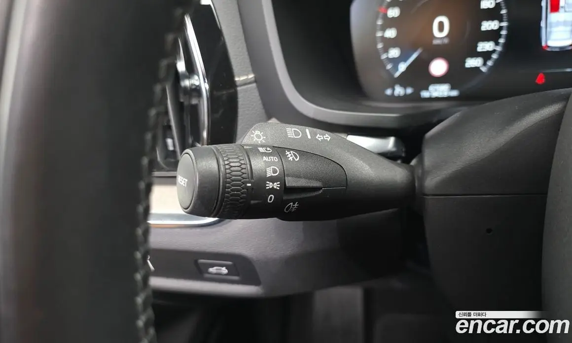 Volvo V60 2020 2.0 автомат (гидро), фото 38 Volvo V60 2020 2.0 автомат (гидро), фото 38