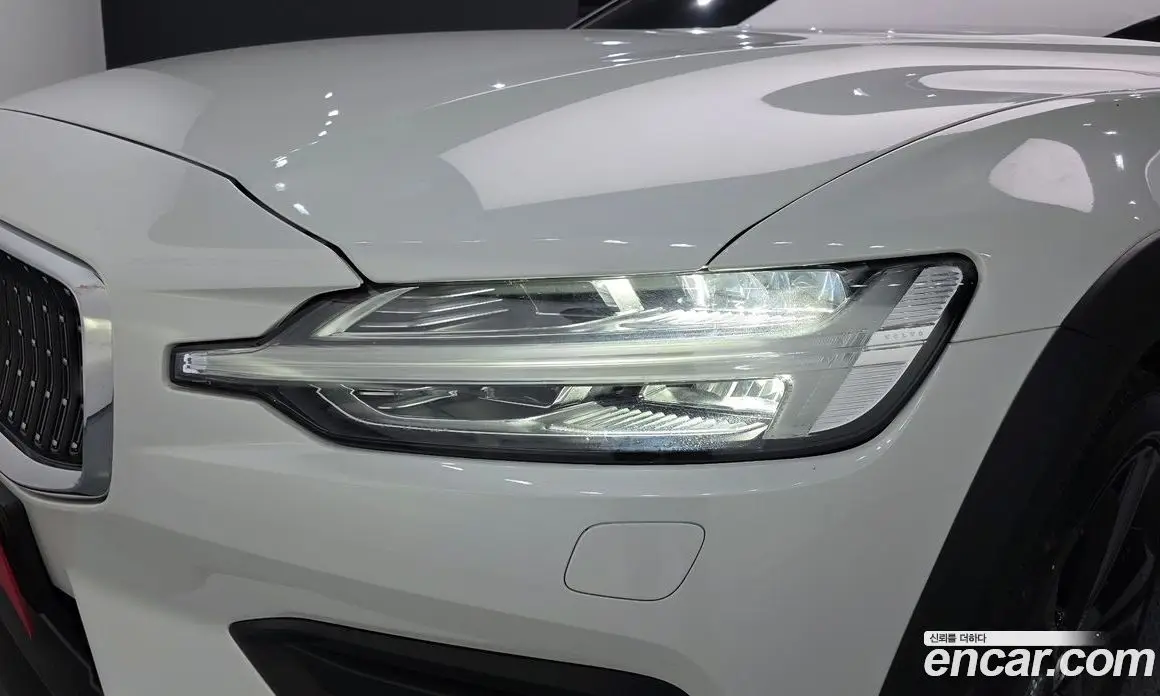 Volvo V60 2020 2.0 автомат (гидро), фото 8 Volvo V60 2020 2.0 автомат (гидро), фото 8
