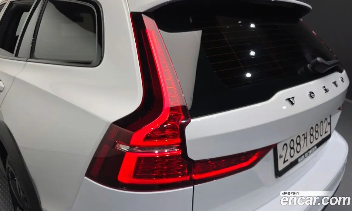 Volvo V60 2020 2.0 автомат (гидро), фото 9 Volvo V60 2020 2.0 автомат (гидро), фото 9