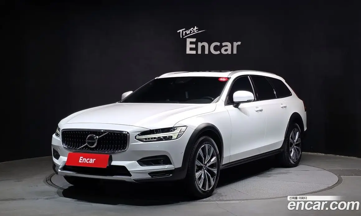 Volvo V90 2023 2.0 автомат (гидро), фото 1 Volvo V90 2023 2.0 автомат (гидро), фото 1