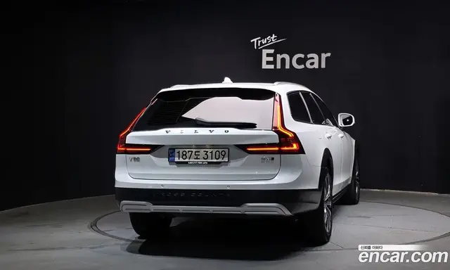 Volvo V90 2023 2.0 автомат (гидро), миниатюра 4 Volvo V90 2023 2.0 автомат (гидро), миниатюра 4