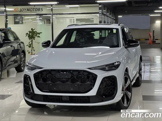 Audi Q5, 2025, 20 км