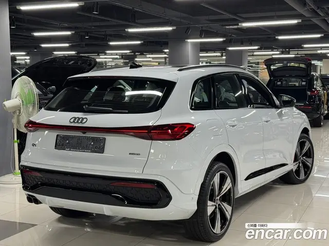 Audi Q5 2025 2.0 автомат (гидро), миниатюра 3