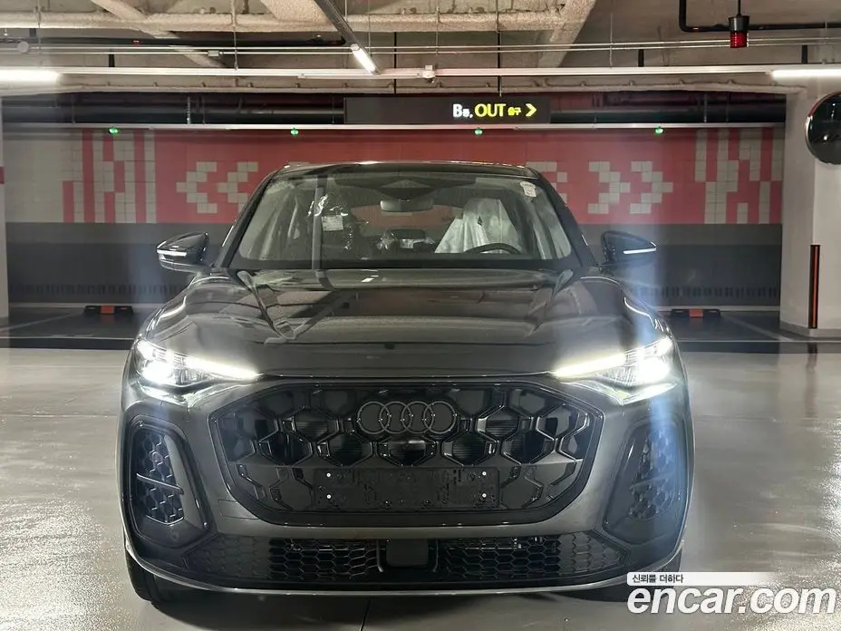Audi Q5 2025 2.0 автомат (гидро), фото 1 Audi Q5 2025 2.0 автомат (гидро), фото 1