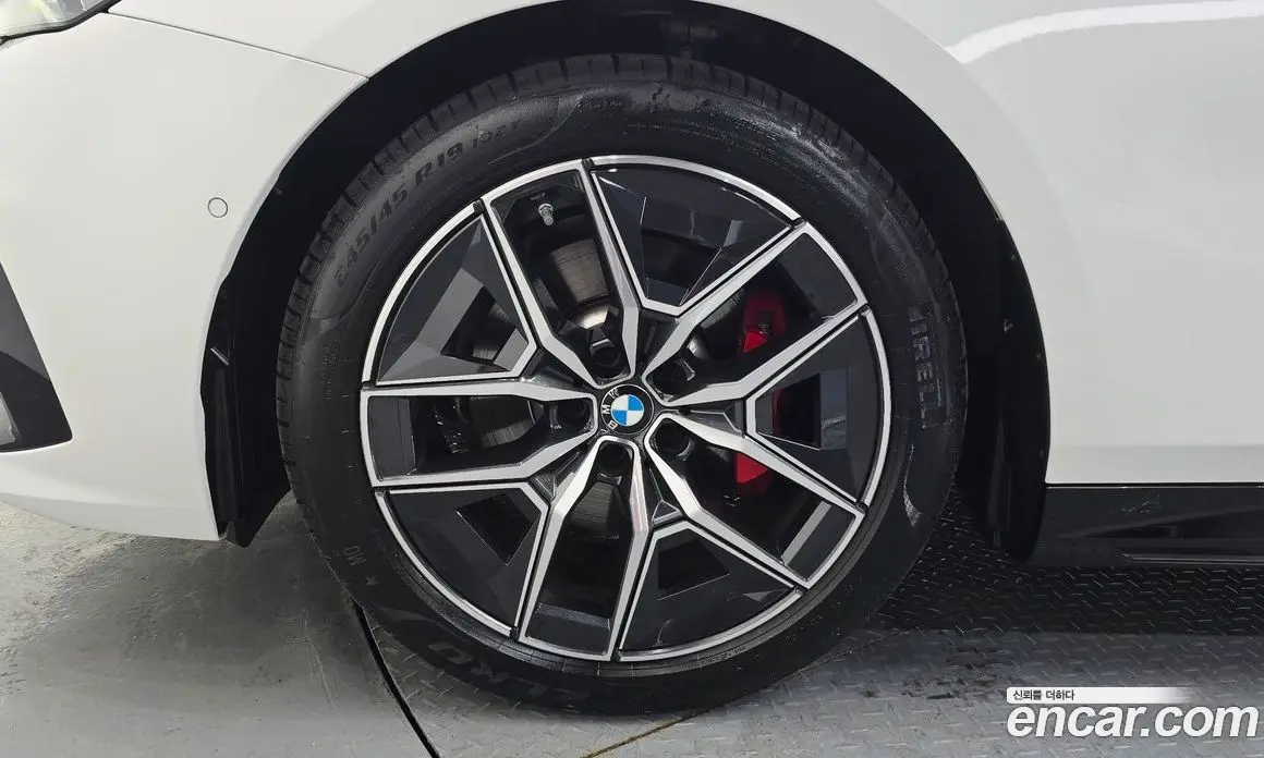 BMW 5 серия 2025 2.0 автомат (гидро), фото 5