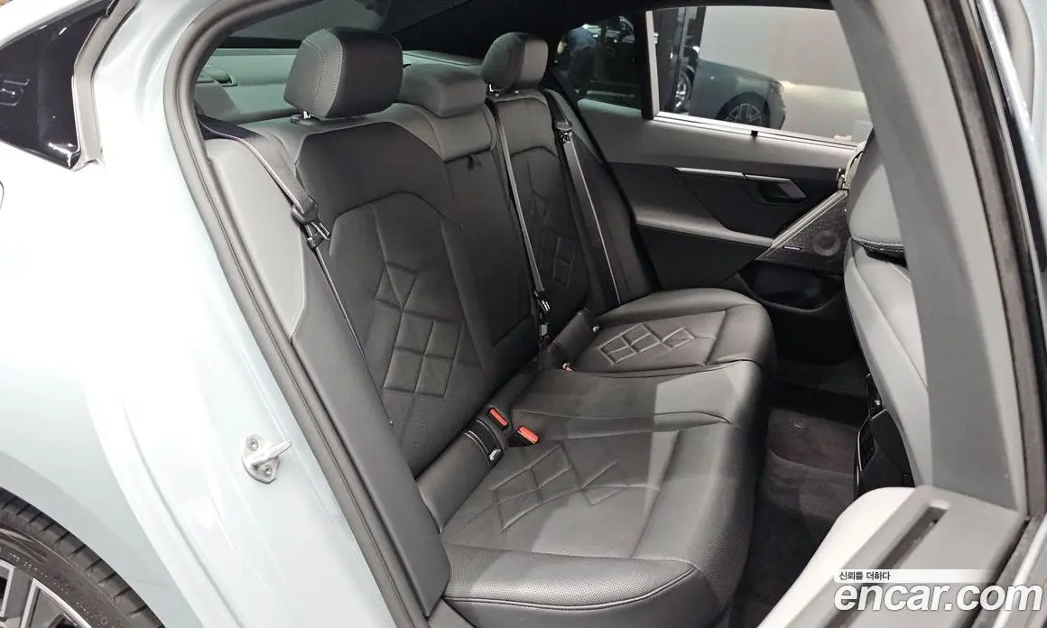 BMW 5 серия 2025 2.0 автомат (гидро), фото 17 BMW 5 серия 2025 2.0 автомат (гидро), фото 17