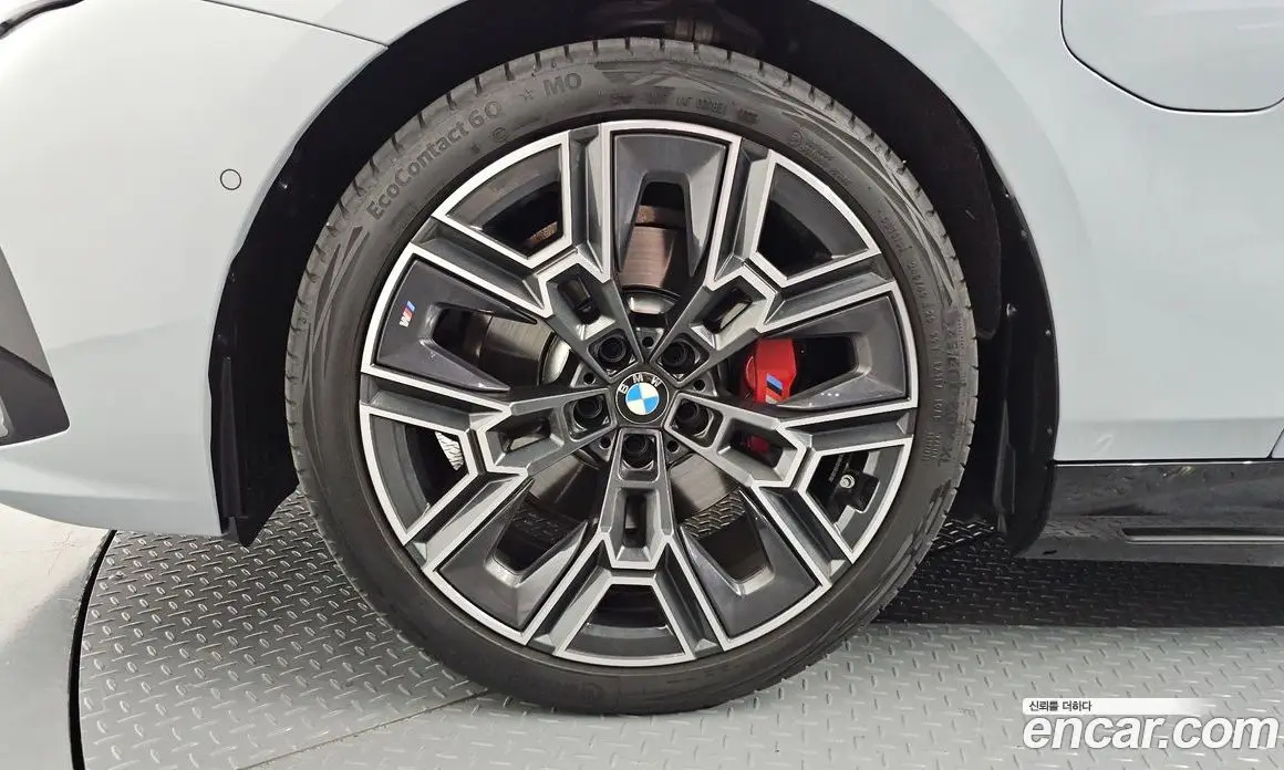 BMW 5 серия 2025 2.0 автомат (гидро), фото 5 BMW 5 серия 2025 2.0 автомат (гидро), фото 5