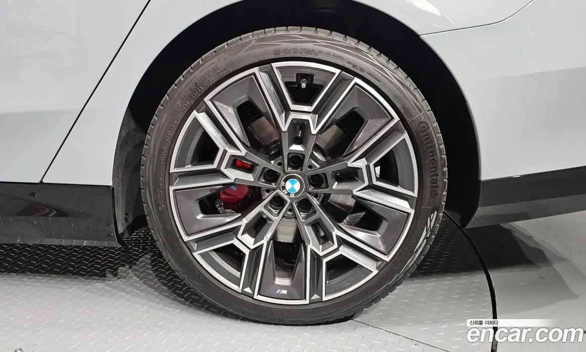 BMW 5 серия 2025 2.0 автомат (гидро), фото 7 BMW 5 серия 2025 2.0 автомат (гидро), фото 7