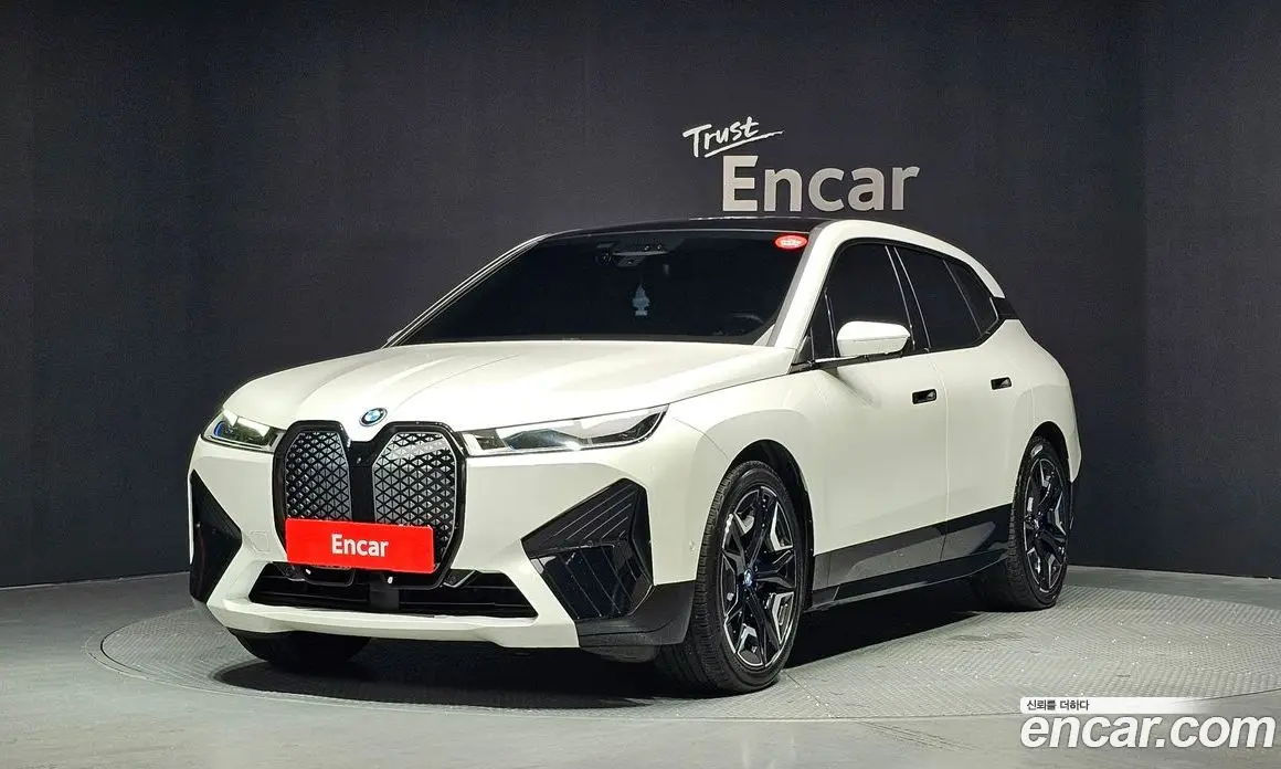 BMW iX 2023 0.3 автомат (гидро), фото 1 BMW iX 2023 0.3 автомат (гидро), фото 1