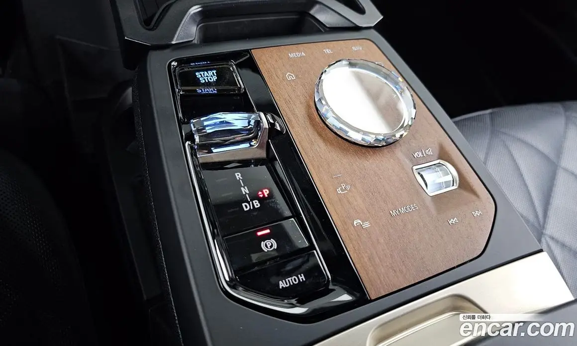 BMW iX 2023 0.3 автомат (гидро), фото 12 BMW iX 2023 0.3 автомат (гидро), фото 12