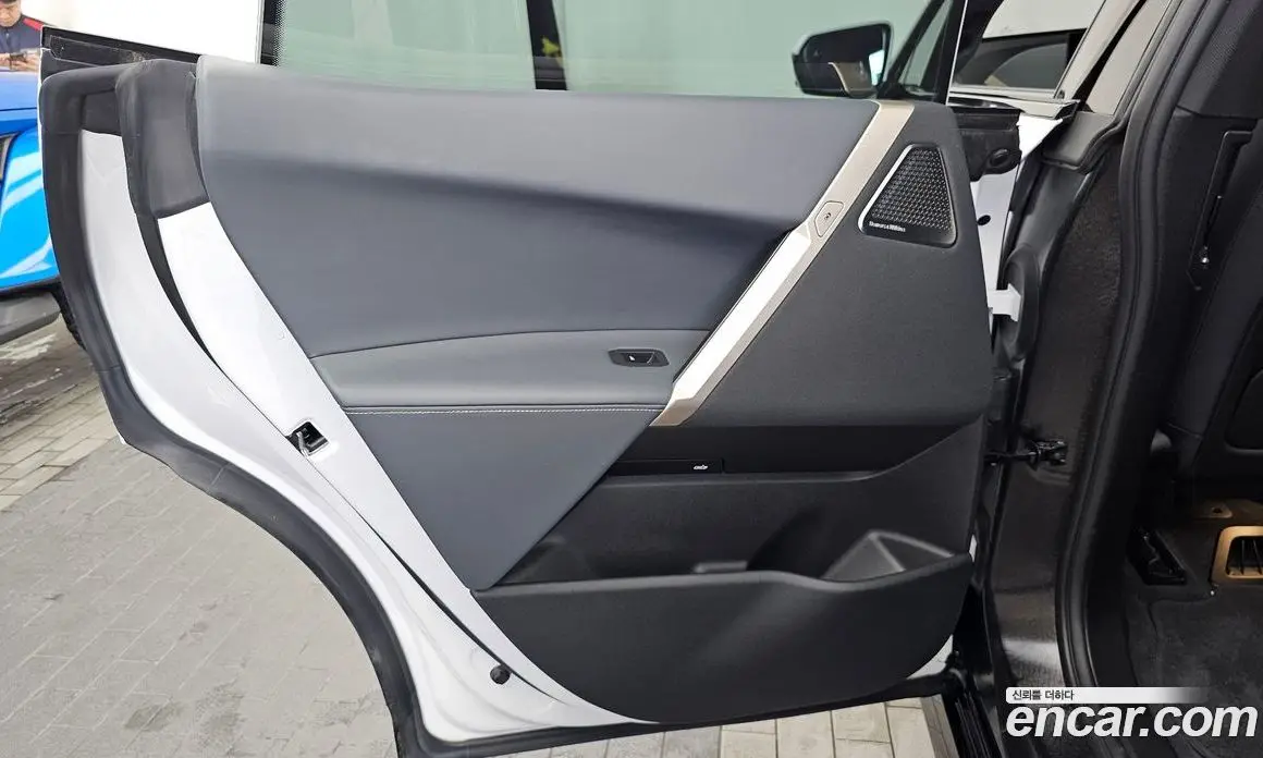 BMW iX 2023 0.3 автомат (гидро), фото 15 BMW iX 2023 0.3 автомат (гидро), фото 15