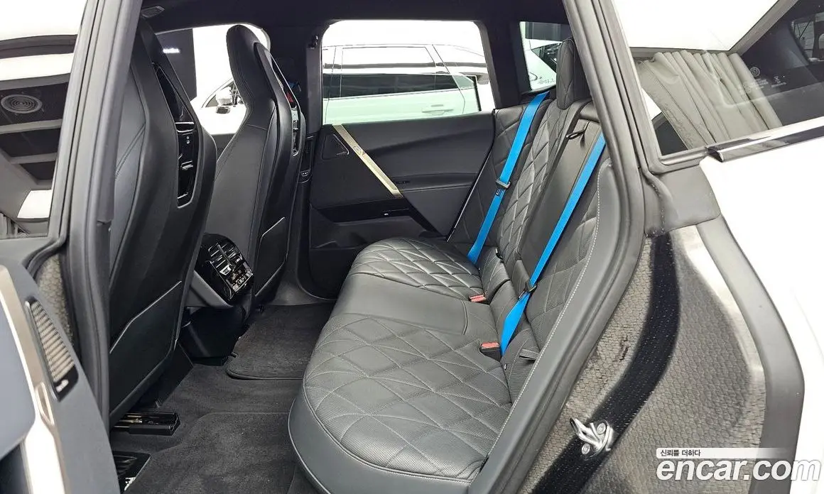 BMW iX 2023 0.3 автомат (гидро), фото 16 BMW iX 2023 0.3 автомат (гидро), фото 16
