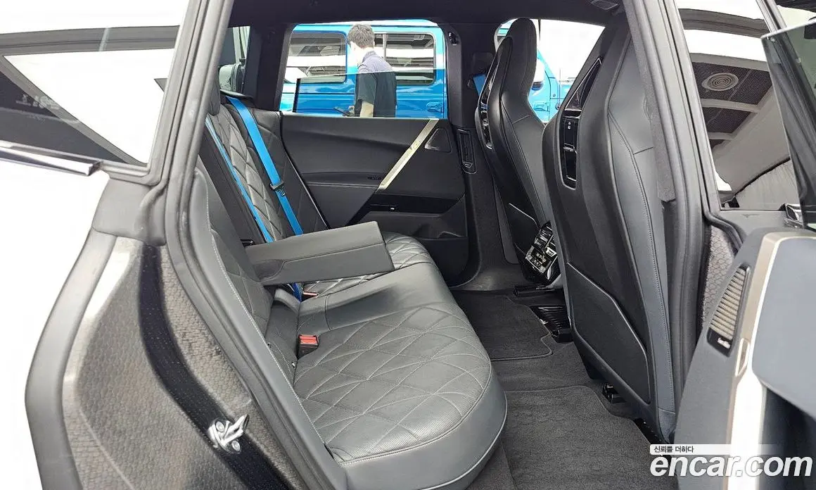 BMW iX 2023 0.3 автомат (гидро), фото 18 BMW iX 2023 0.3 автомат (гидро), фото 18