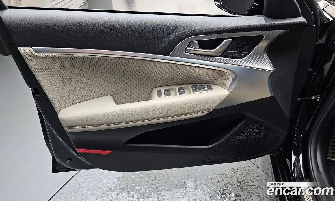 Genesis G70 2022 3.3 автомат (гидро), фото 14