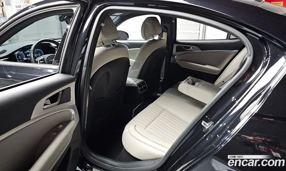 Genesis G70 2022 3.3 автомат (гидро), фото 17