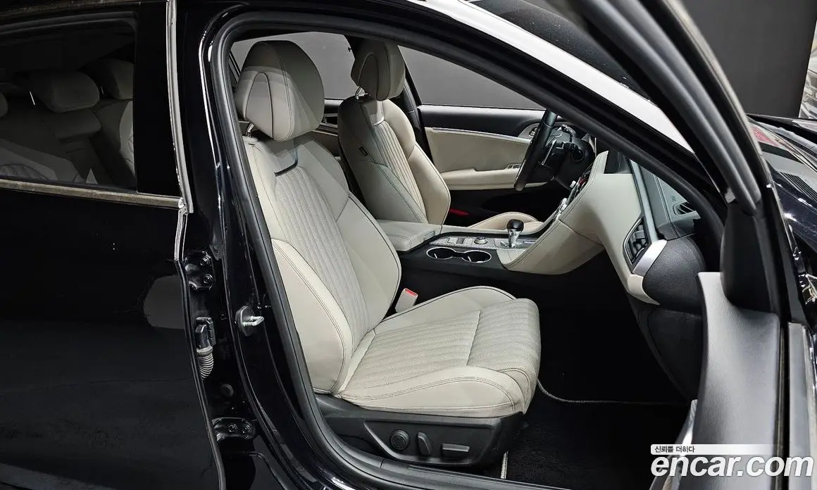 Genesis G70 2022 3.3 автомат (гидро), фото 18