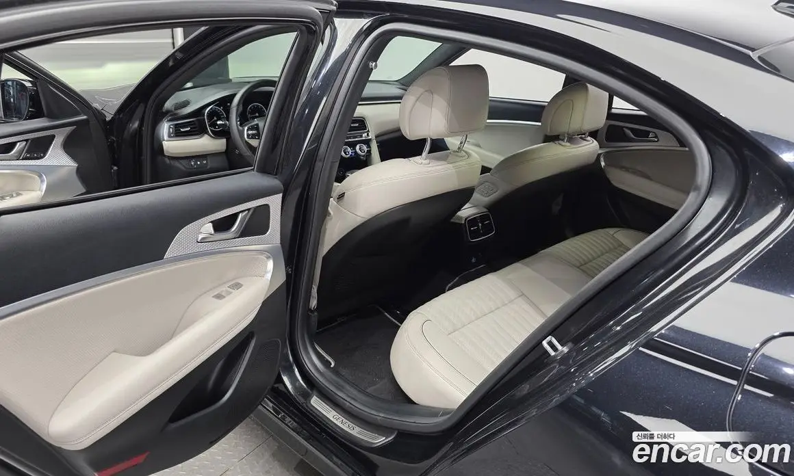 Genesis G70 2023 2.0 автомат (гидро), фото 11